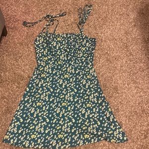 SUPER CUTE floral size small zaful sun dress!
